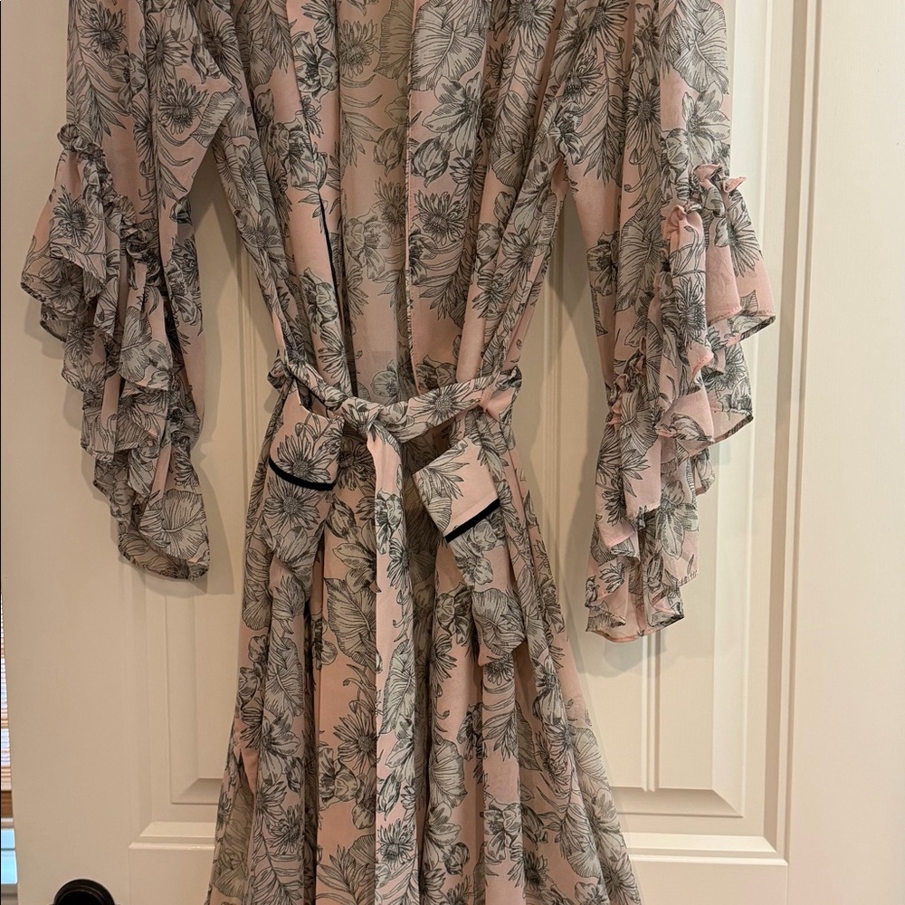 MISA Los Angeles Blush “Sketched Floral” Kimono Robe Cover-Up Size S